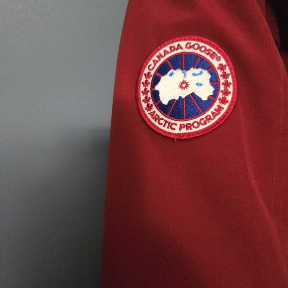 Canada Goose Red Performance Jacket - Picture 6 of 8